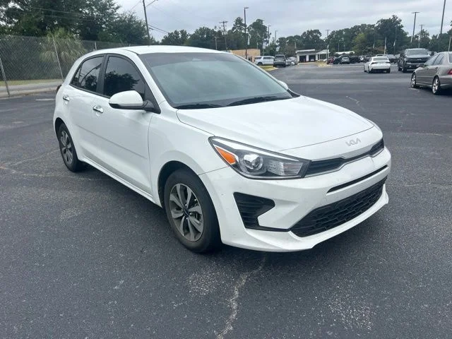Used 2023 White Kia S image 6