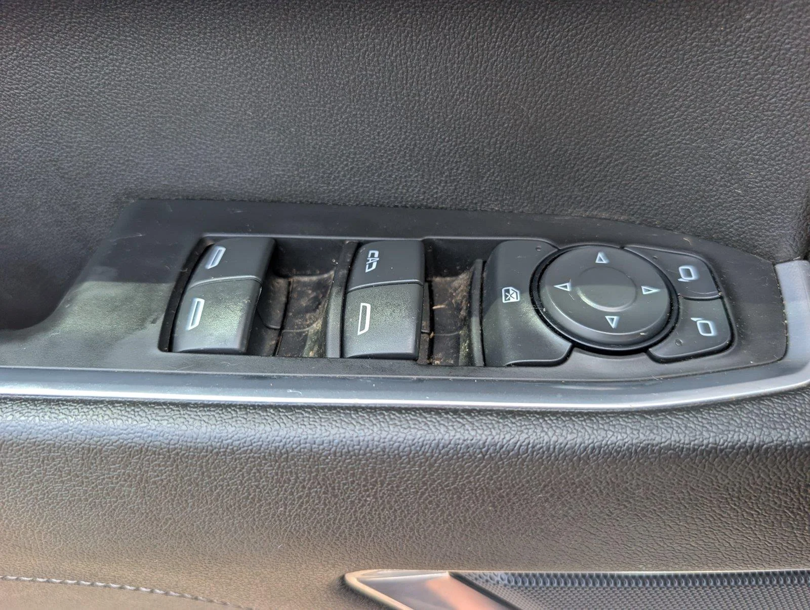 Used 2023 STERLING GRAY METALLIC Chevrolet RST image 30