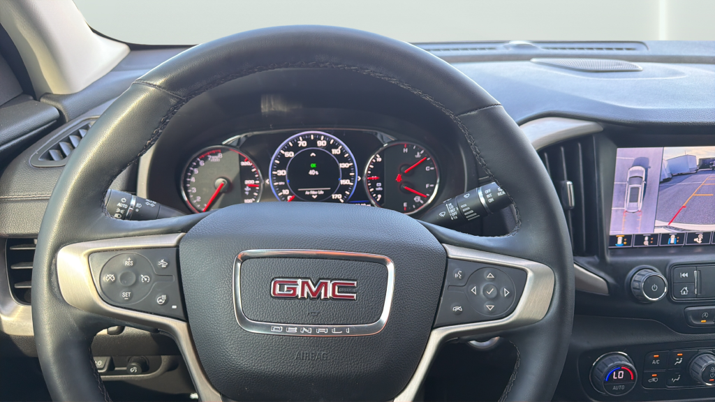 Used 2024 White GMC Denali image 25