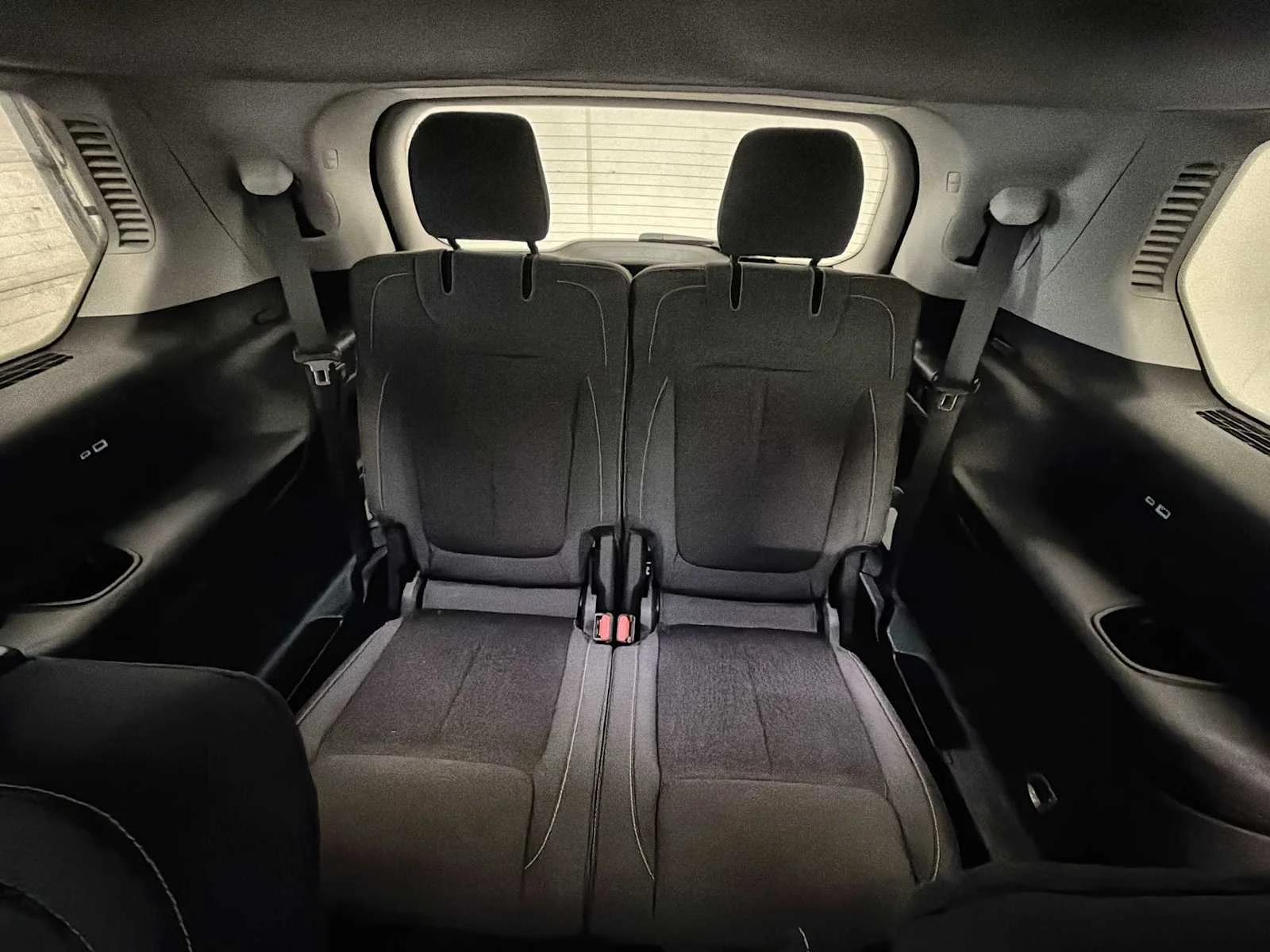 Used 2022 Baltic Gray Metallic Clearcoat Jeep Laredo image 24