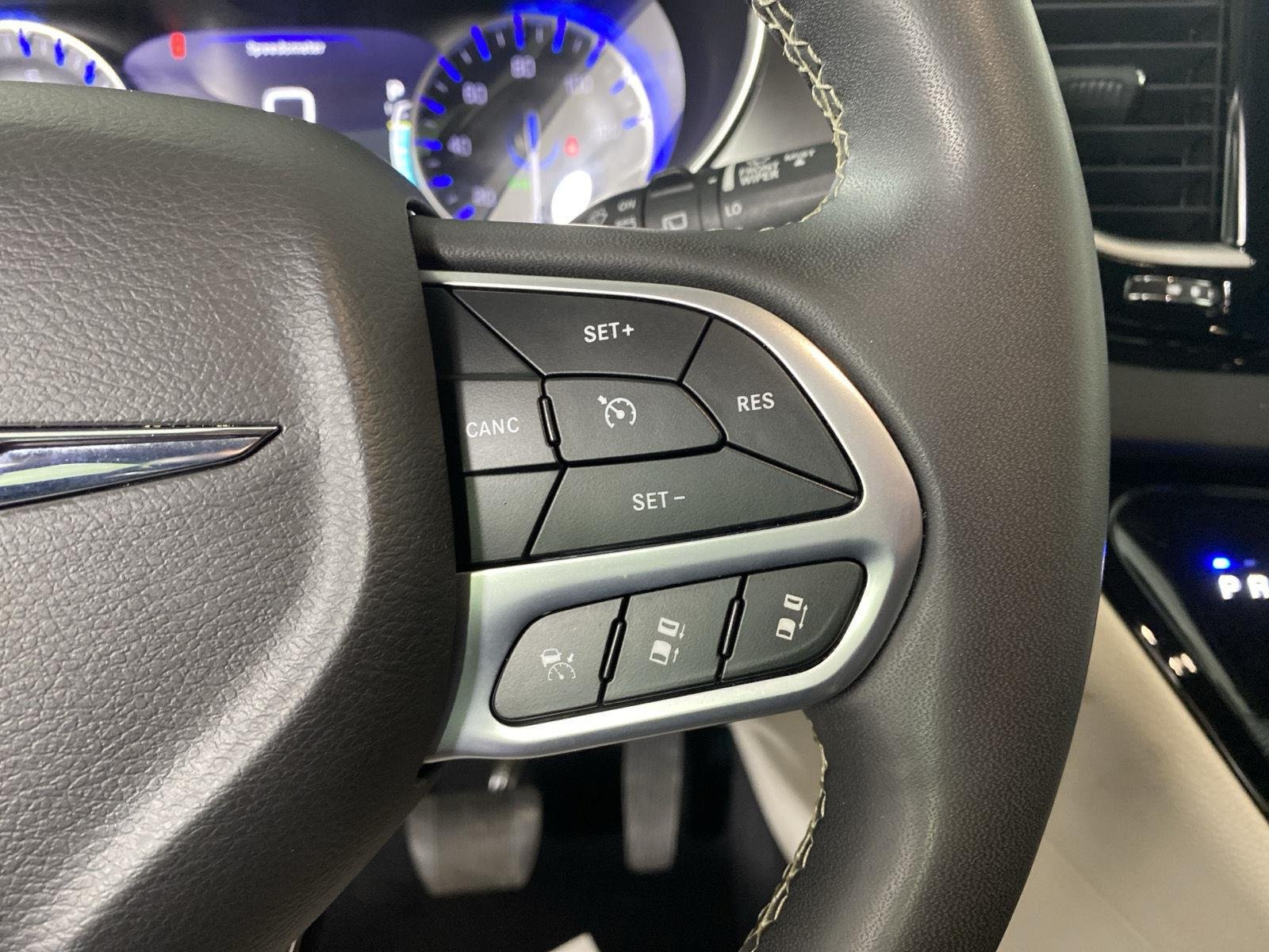 Used 2024 Bright White Clearcoat Chrysler Touring L image 19