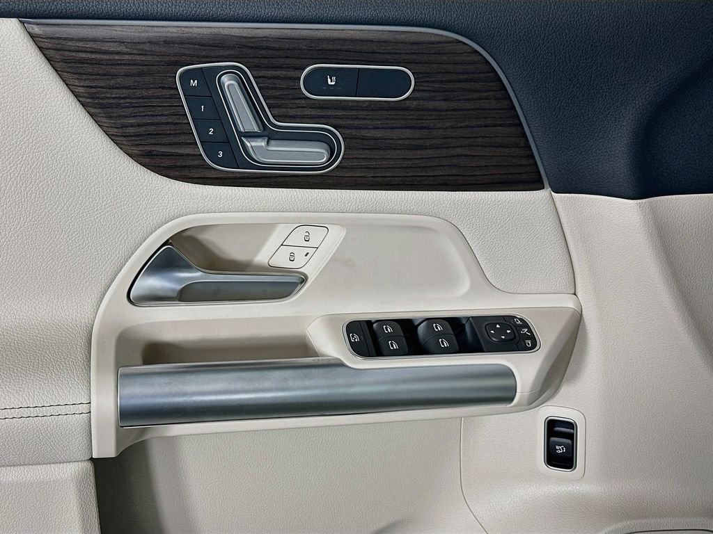 New 2026 Polar White Mercedes-Benz GLA 250 image 17