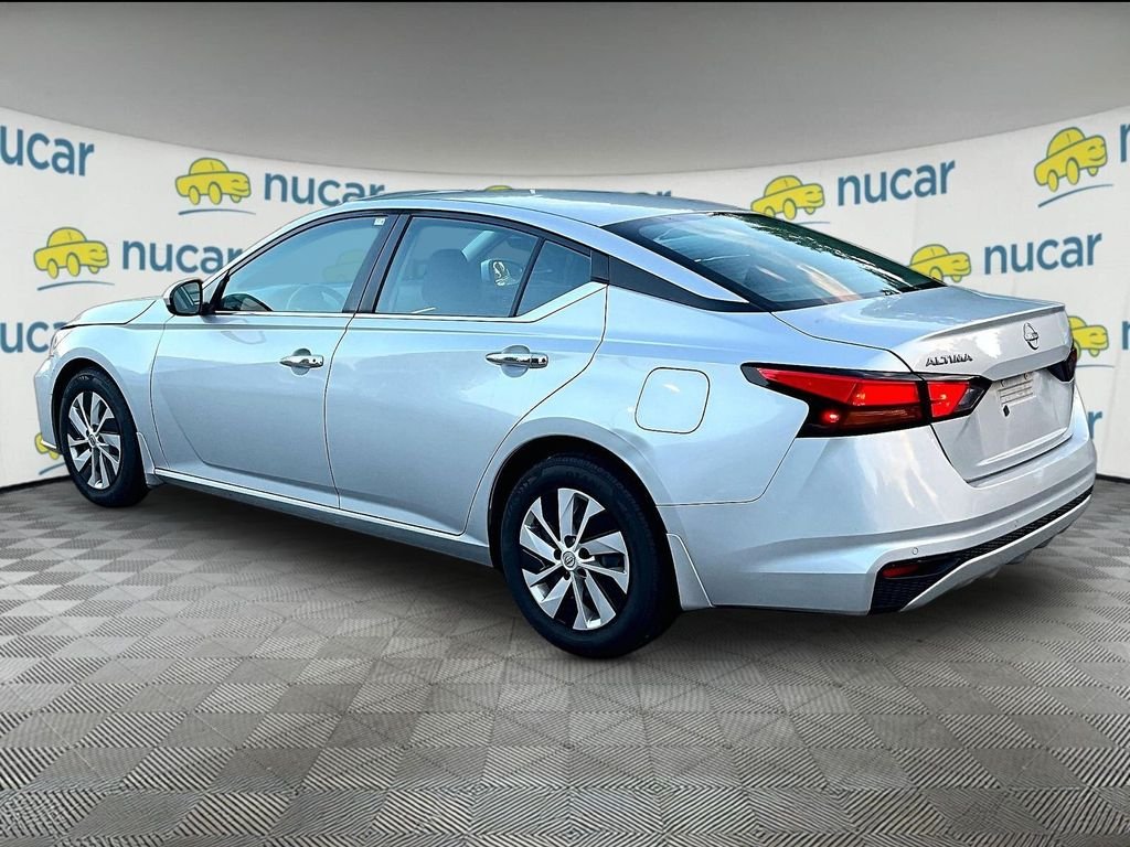 Used 2023 Silver Nissan 2.5 S image 5
