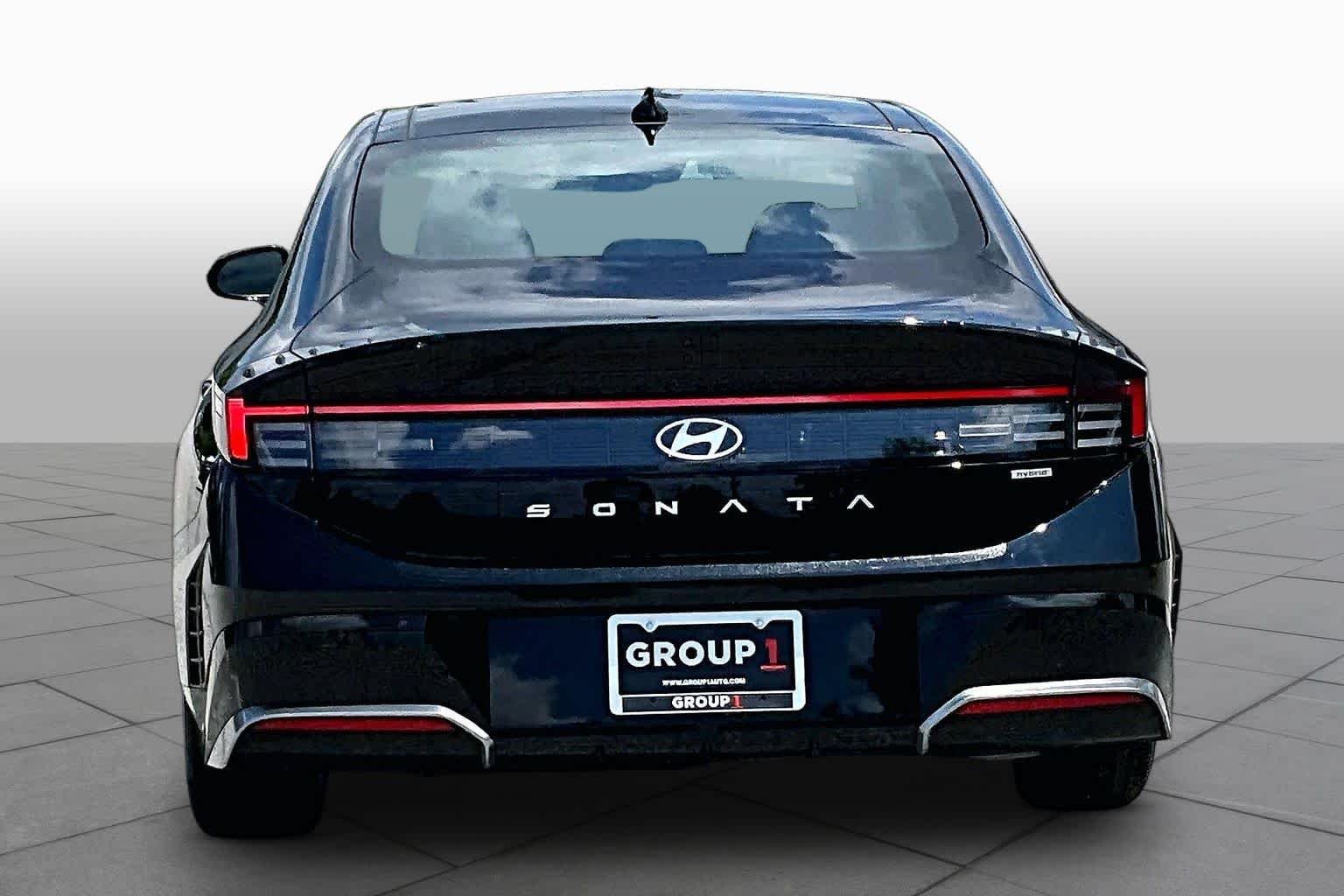 Used 2026 Abyss Black Hyundai SEL image 5