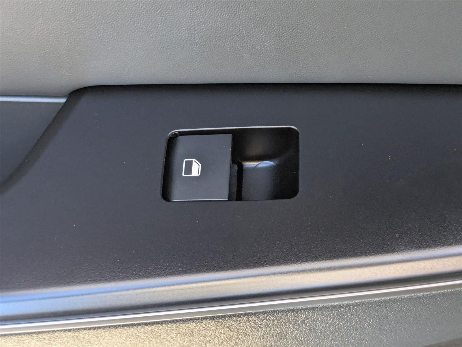 New 2025 Ebony Black Kia Light Long Range image 28