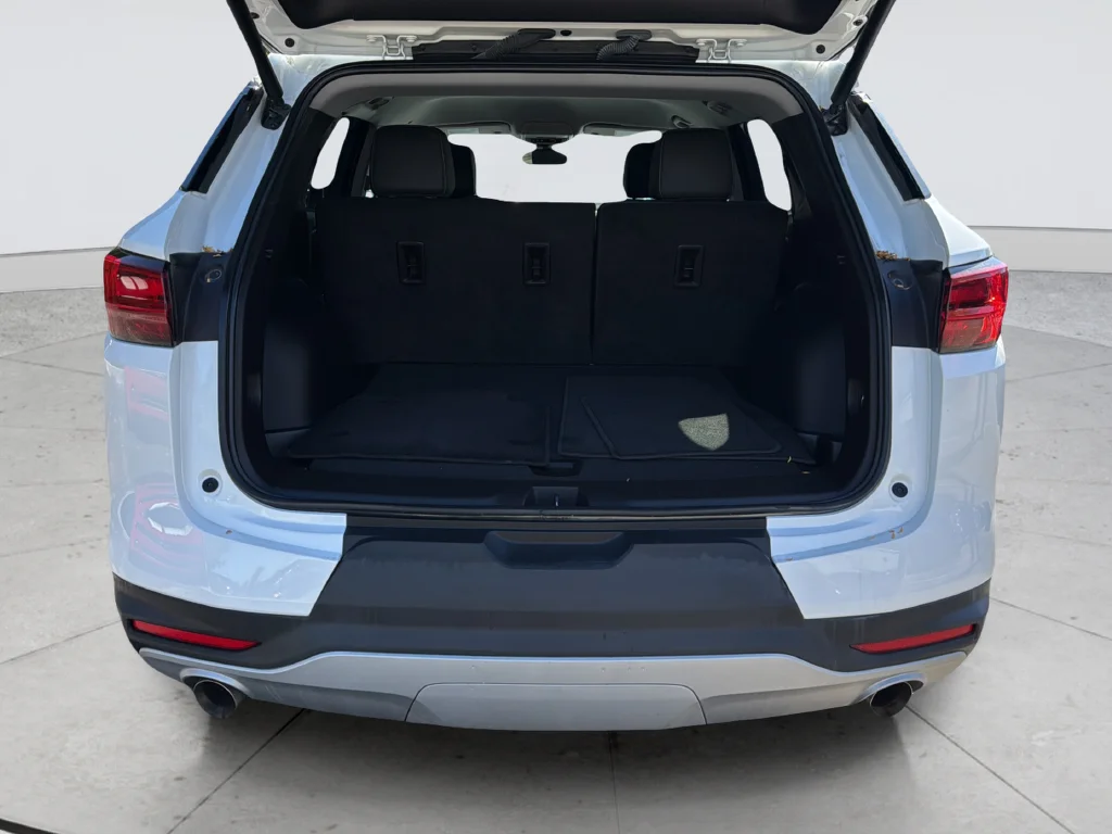 Used 2024 White Chevrolet LT image 23