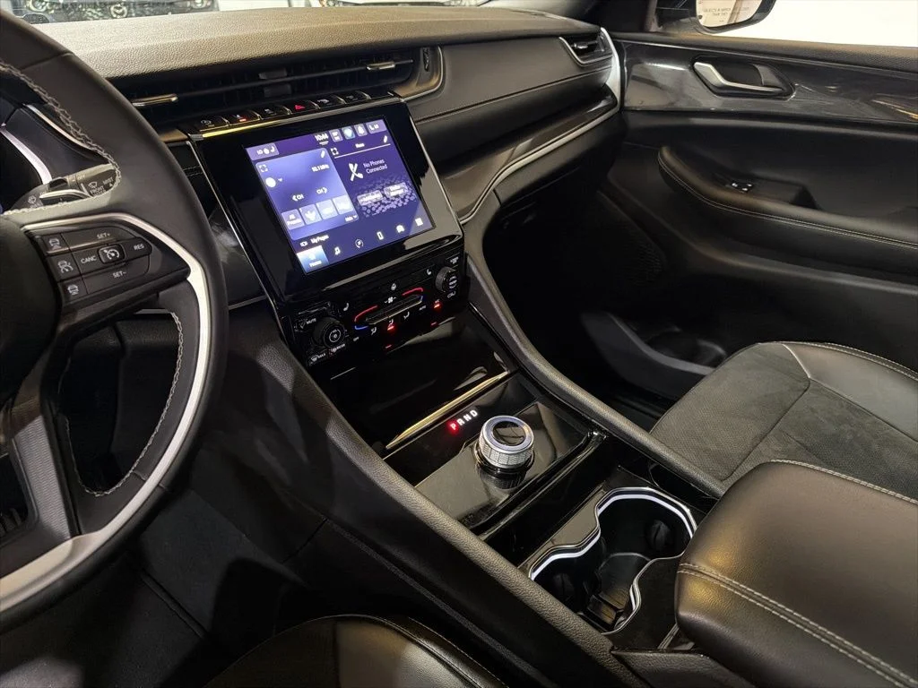 Used 2023 White Jeep Altitude X image 22