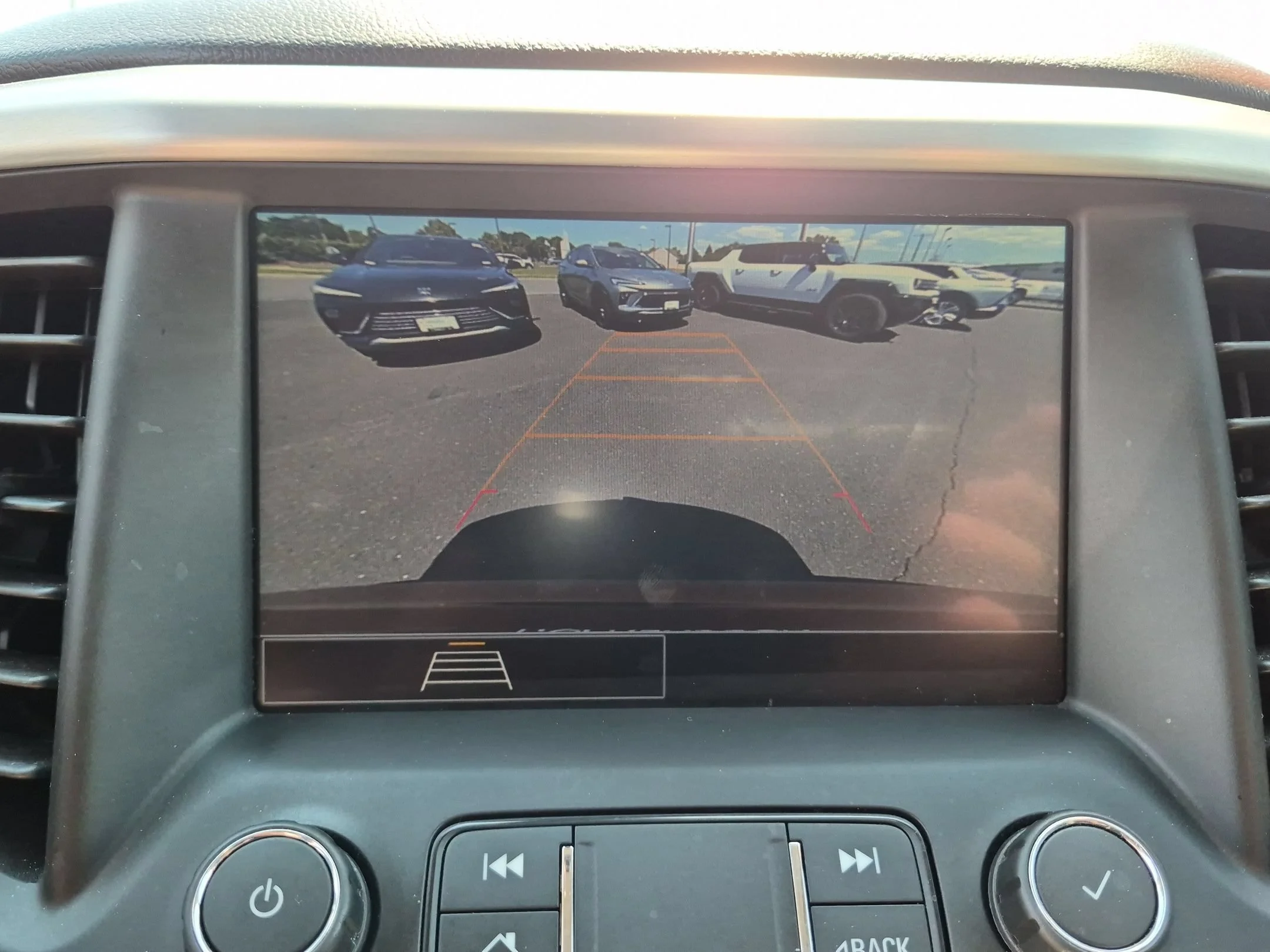 Used 2021 Cayenne Red Tintcoat GMC SLE image 12