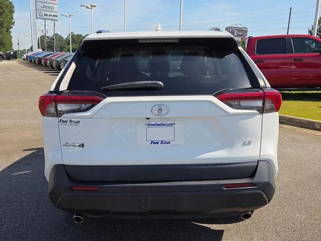 Used 2021 White Toyota LE image 11