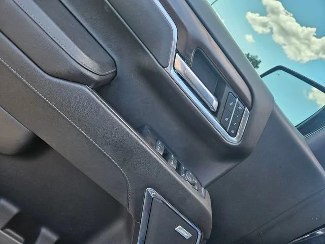 Used 2023 TITANIUM RUSH METALLIC GMC SLT image 11