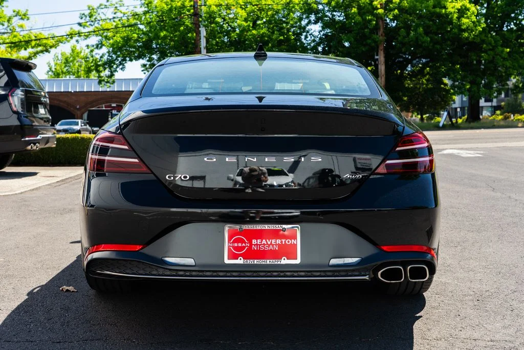 Used 2023 Black Genesis 2.0T image 5