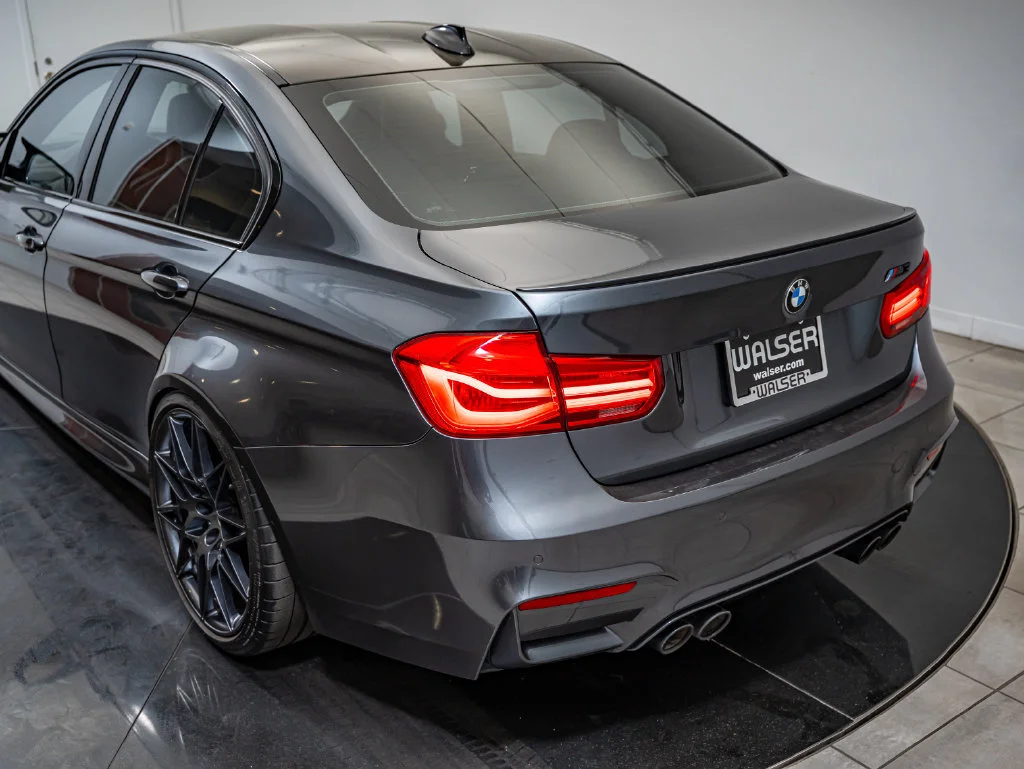Used 2018 Mineral Gray Metallic BMW  image 20