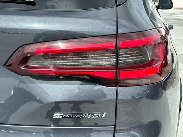 Certified Used 2022 Gray BMW sDrive40i image 32