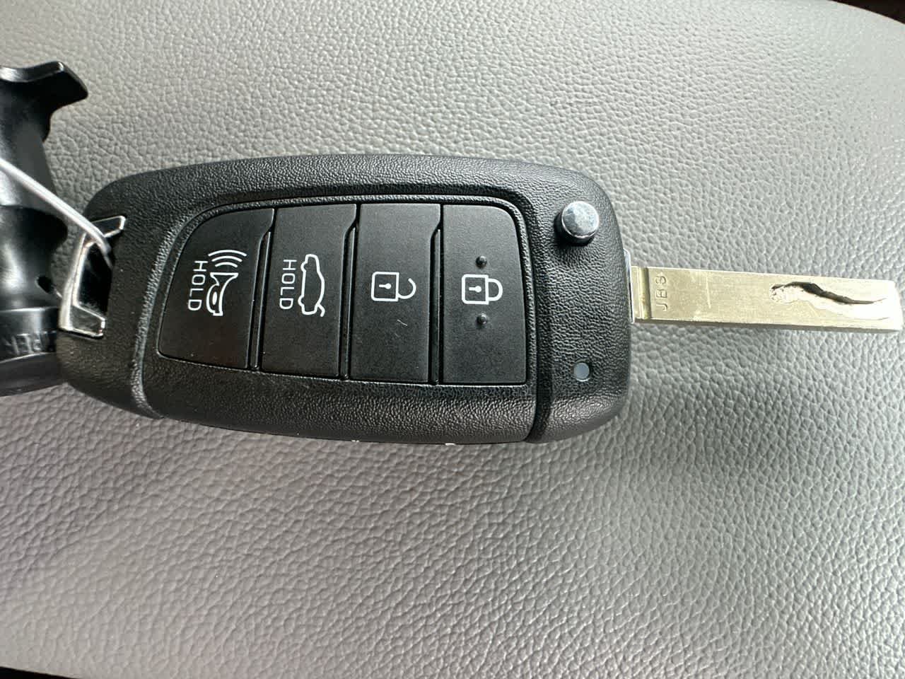 Certified Used 2025 Amazon Gray Hyundai SE image 28