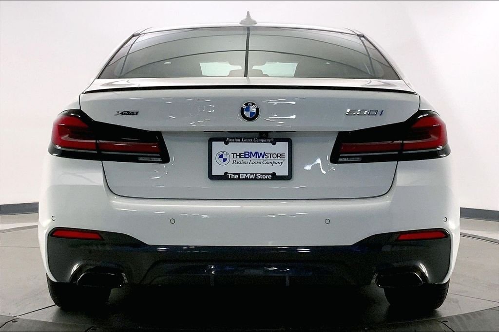 Used 2023 Alpine White BMW  image 3