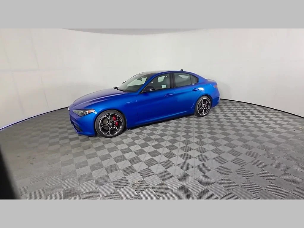 2025 Alfa Romeo Giulia Base - Photo 41