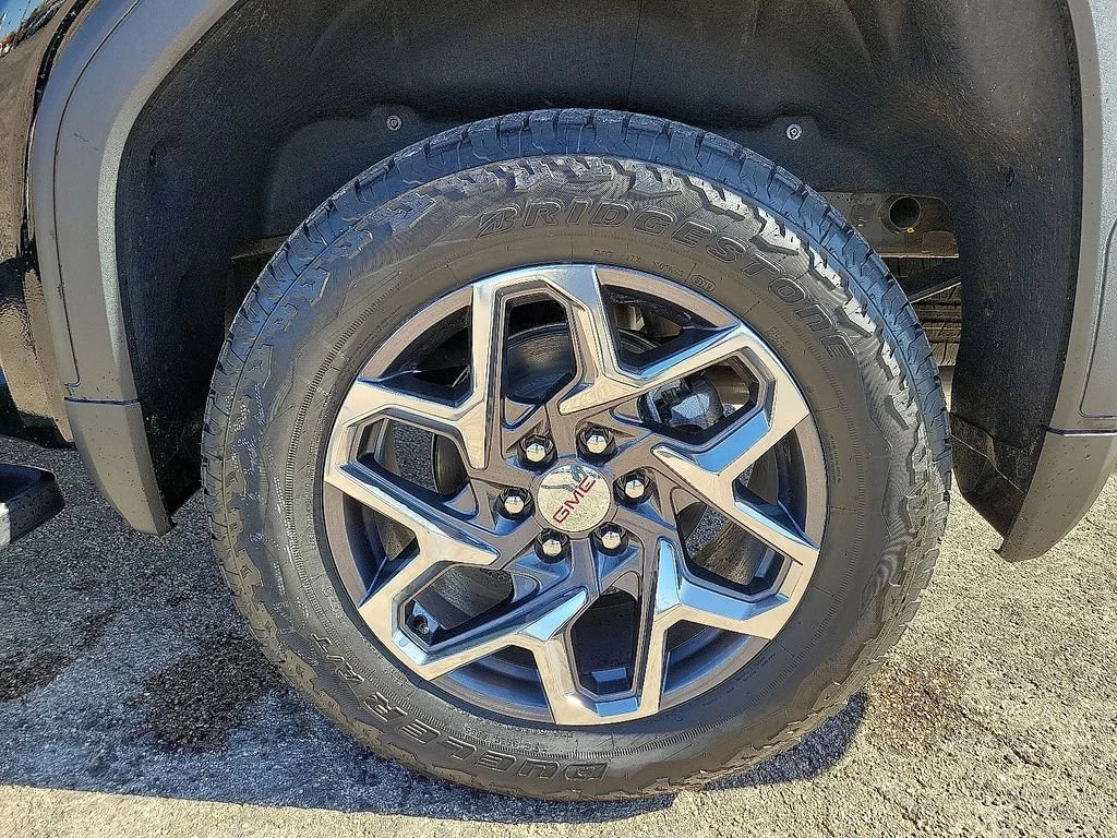 2026 GMC Sierra 1500 SLT - Photo 10