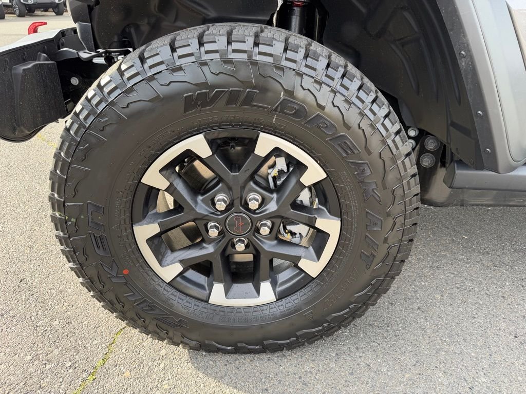 New 2026 Granite Crystal Metallic Clear-Coat Exterior Paint Jeep Rubicon image 26