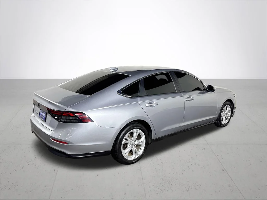 Used 2023 Lunar Silver Metallic Honda LX image 6