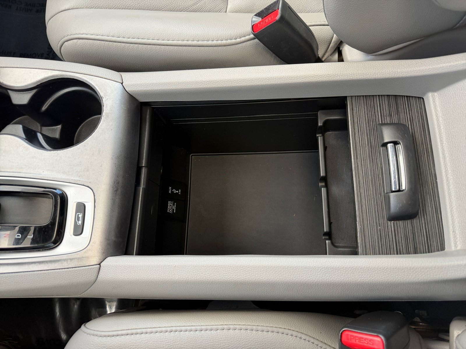 Certified Used 2018 Silver Honda EX-L image 18