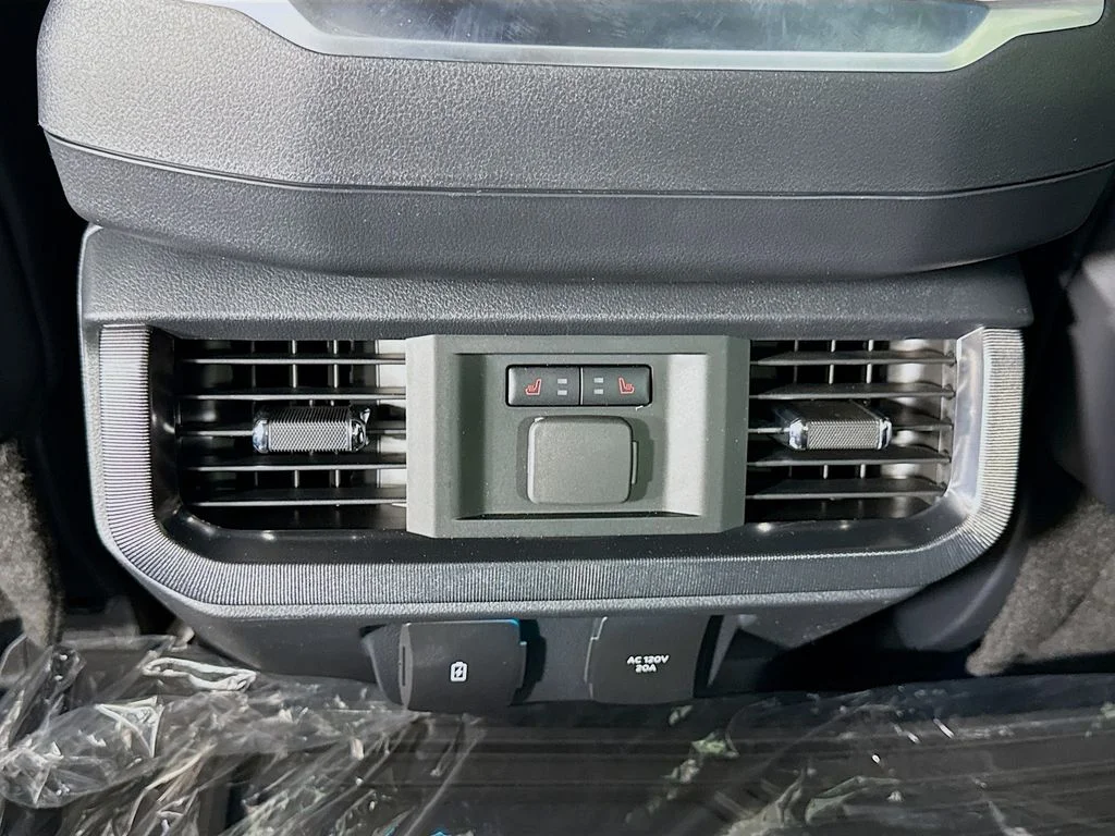 New 2026 Agate Black Metallic Ford Platinum® image 27