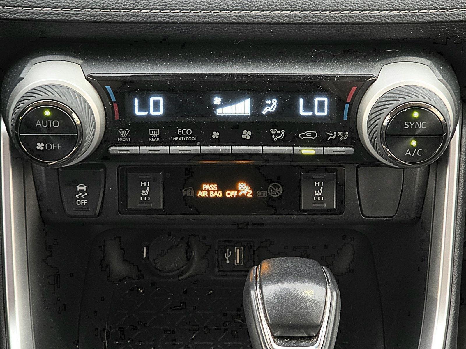 Used 2024 Wind Chill Pearl Toyota XLE Premium image 35