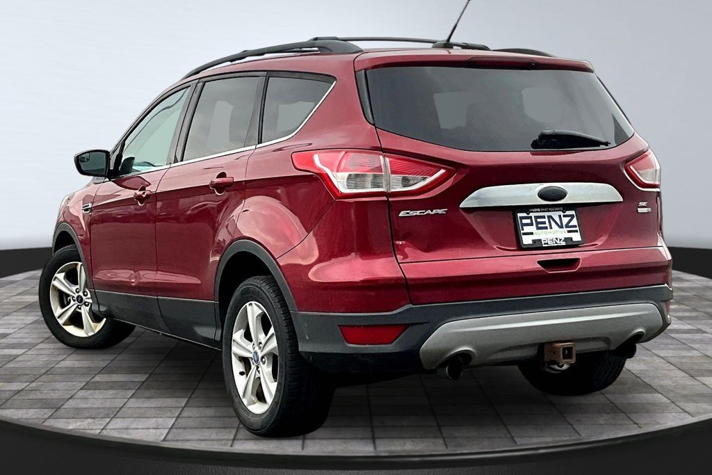 Used 2013 Red Ford SE image 4