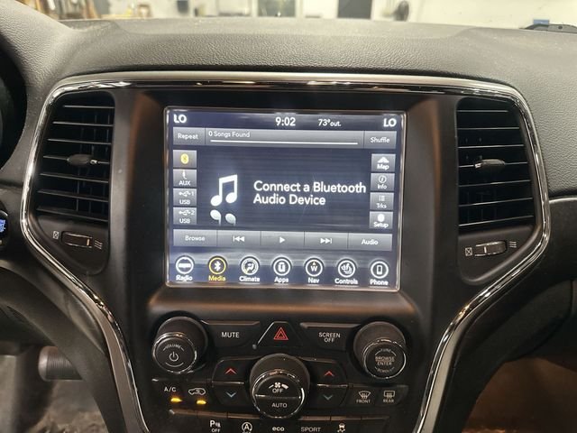 Certified Used 2018 Granite Crystal Clearcoat Metallic Jeep Altitude image 16