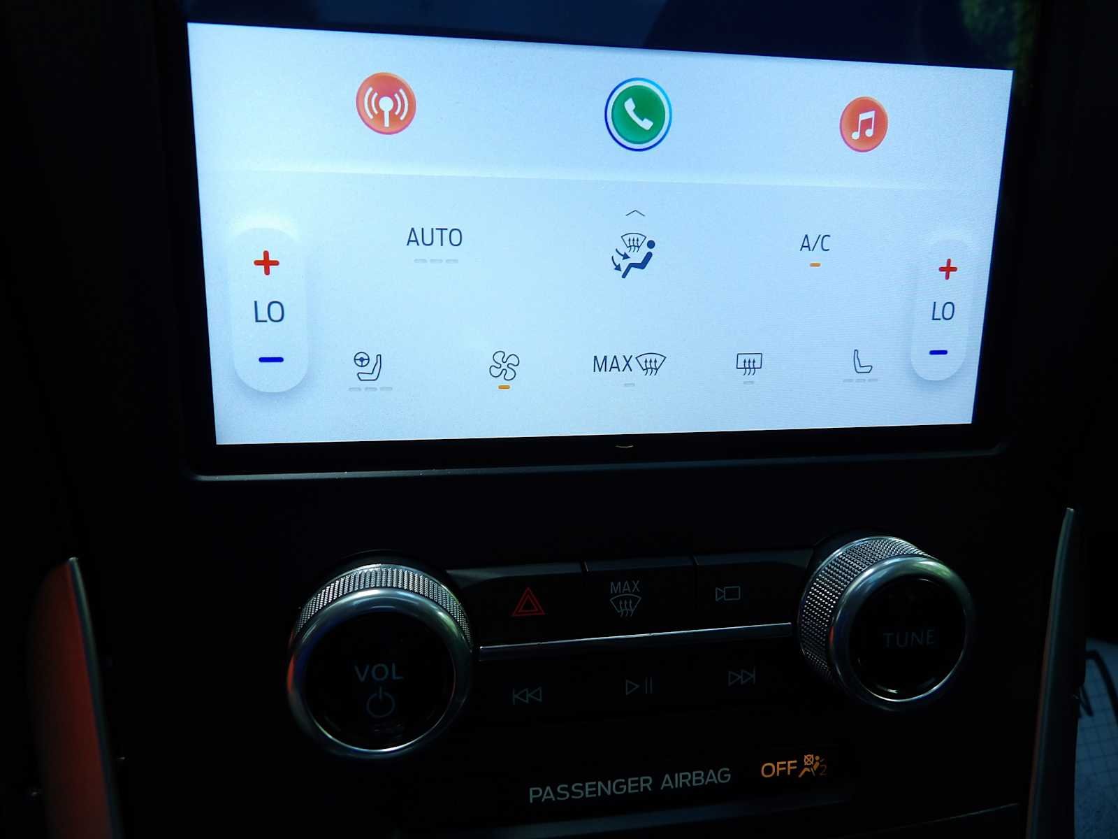 Used 2022 Agate Black Metallic Ford SEL image 20