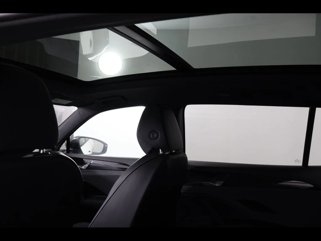 New 2026 White/off-white Volkswagen SE R-Line Black image 9