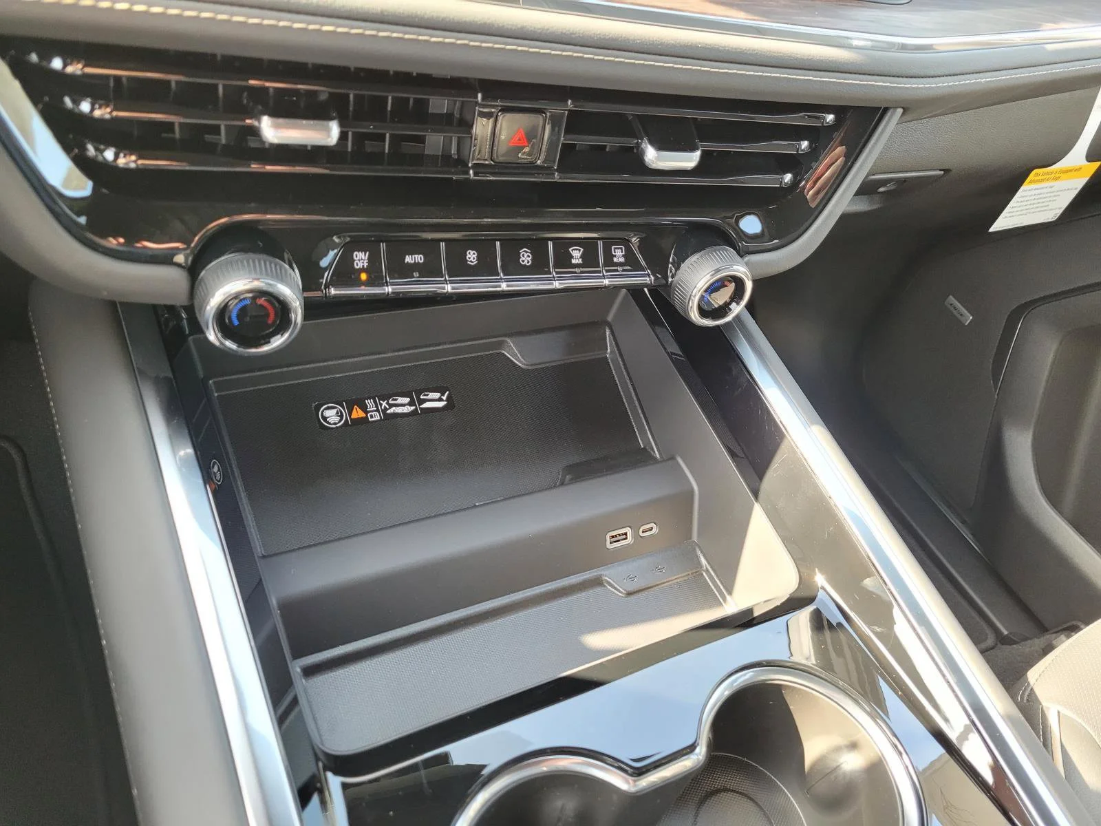 2026 Chevrolet Tahoe Premier - Photo 21