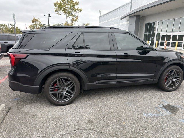 Certified Used 2025 Black Metallic Ford ST-Line image 33