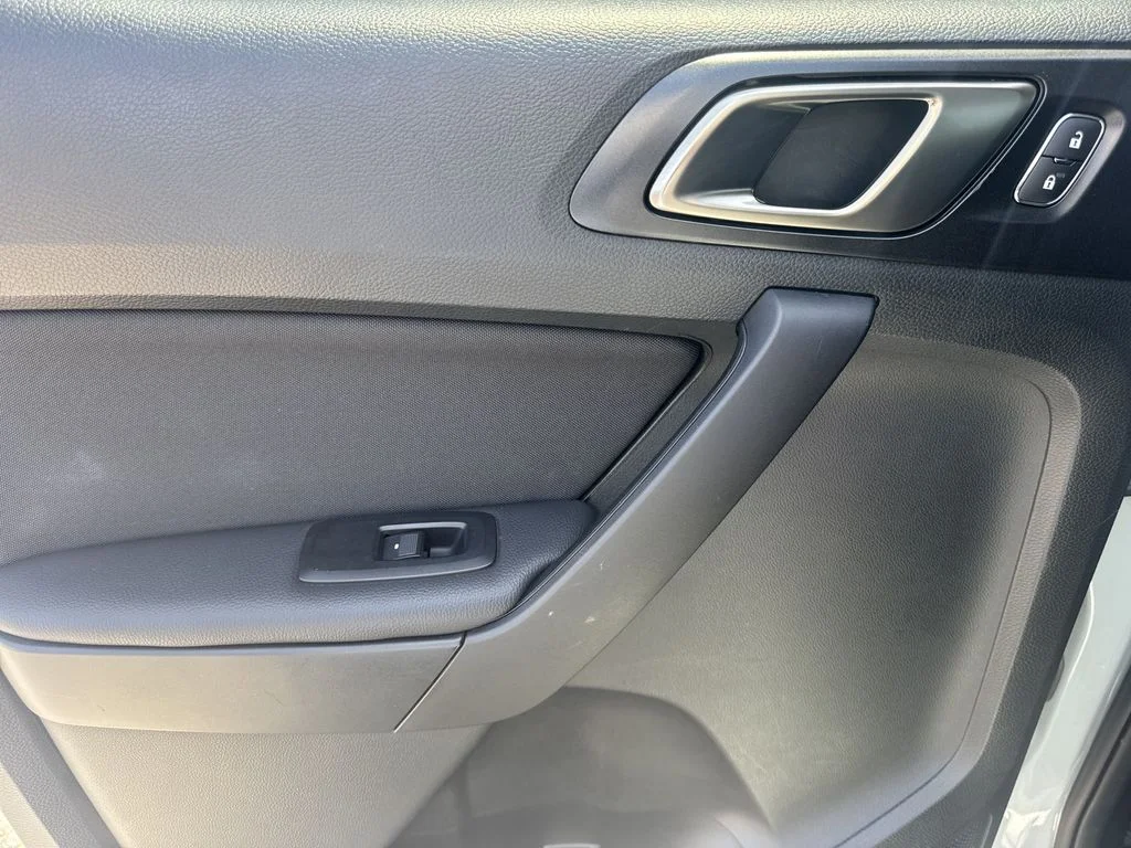 Used 2023 Green Ford XLT image 21