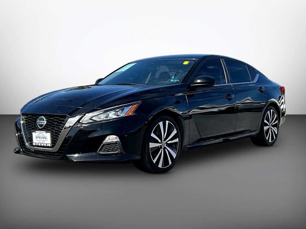 Used 2020 Black Nissan 2.5 SR image 3