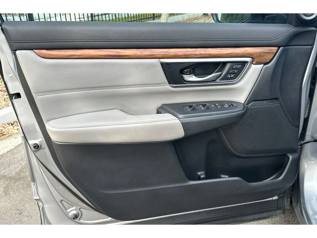Used 2020 Lunar Silver Metallic Honda EX-L image 11