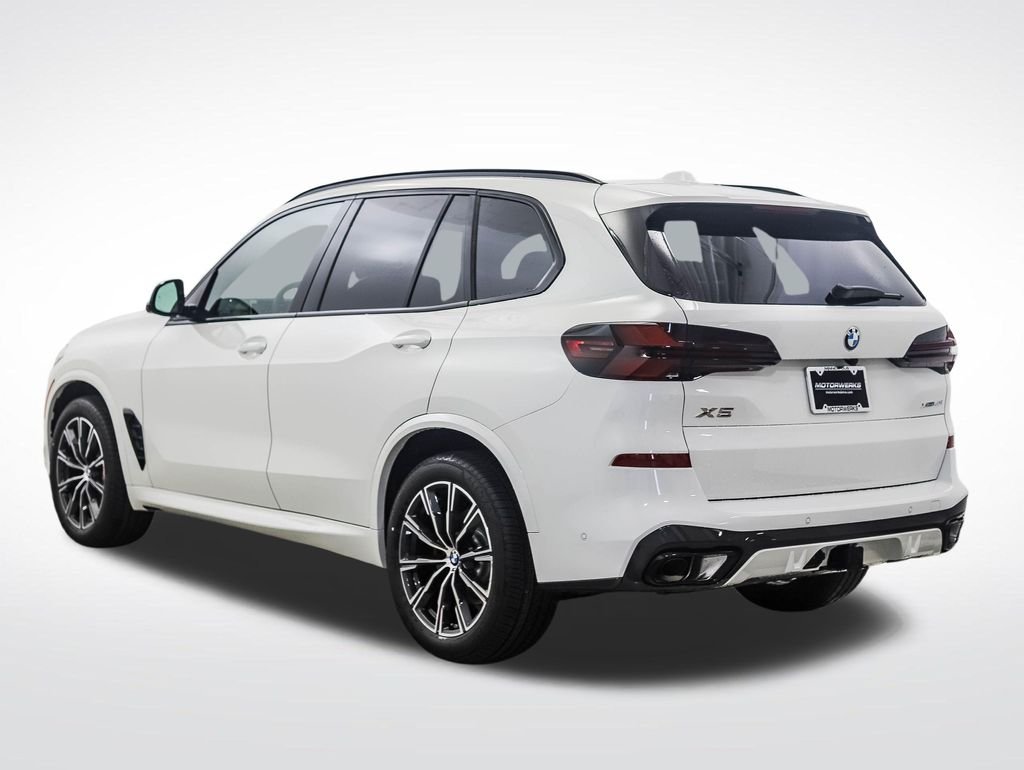New 2026 Alpine White BMW xDrive40i image 3