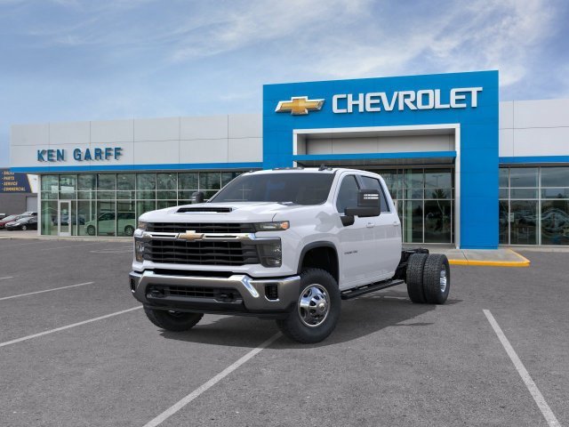 New 2026 Summit White Chevrolet LT image 9