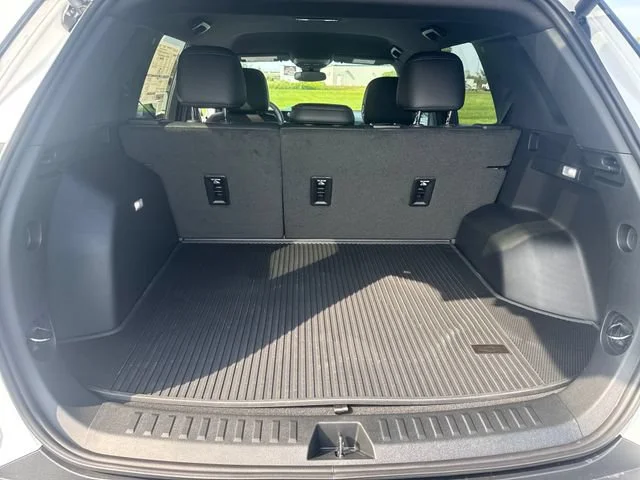2027 Chevrolet Equinox LT - Photo 26
