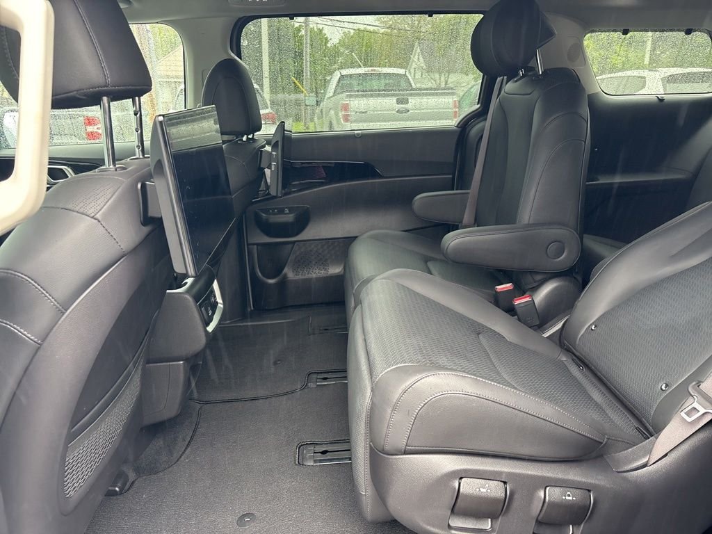 Certified Used 2025 White Kia SX Prestige image 17