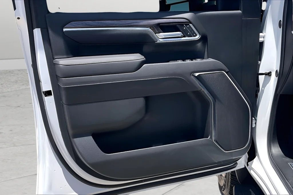 Used 2026 White Chevrolet LTZ image 17