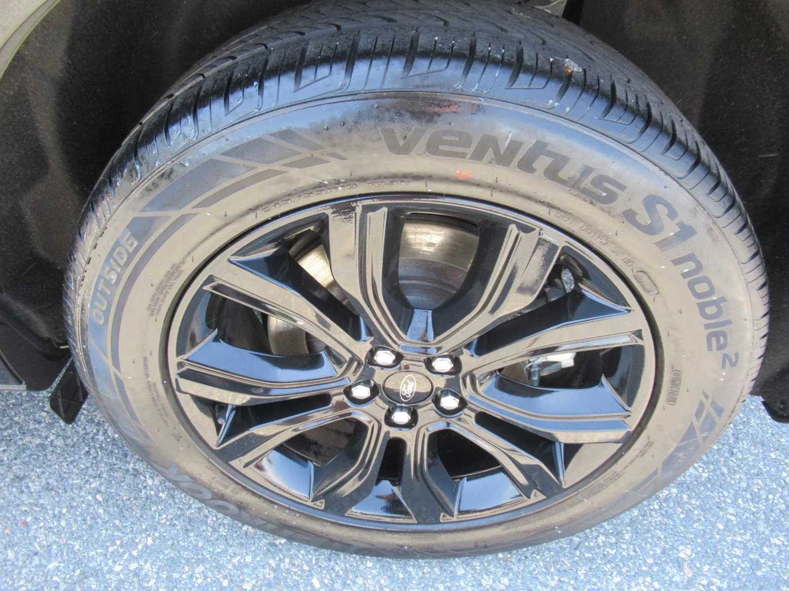 Used 2022 Agate Black Ford SE image 9