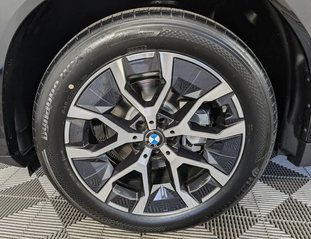 New 2026 Black Sapphire Metallic BMW 30 xDrive image 10