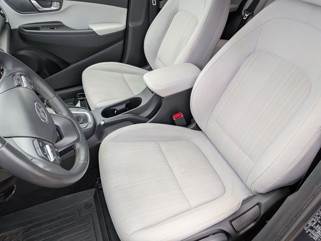 Used 2022 Thunder Gray Hyundai SEL image 33