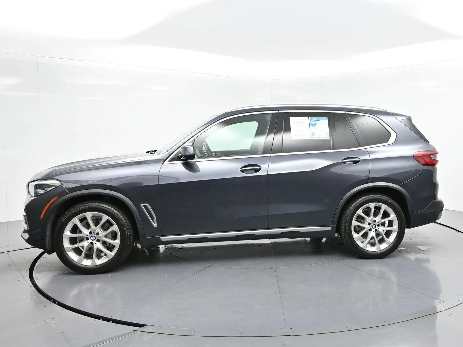 Used 2019 Arctic Gray Metallic BMW xDrive40i image 4