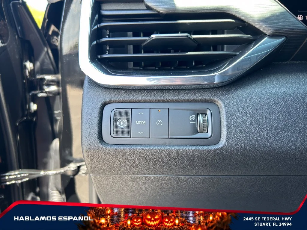 New 2027 Ebony Twilight Metallic GMC Elevation image 25