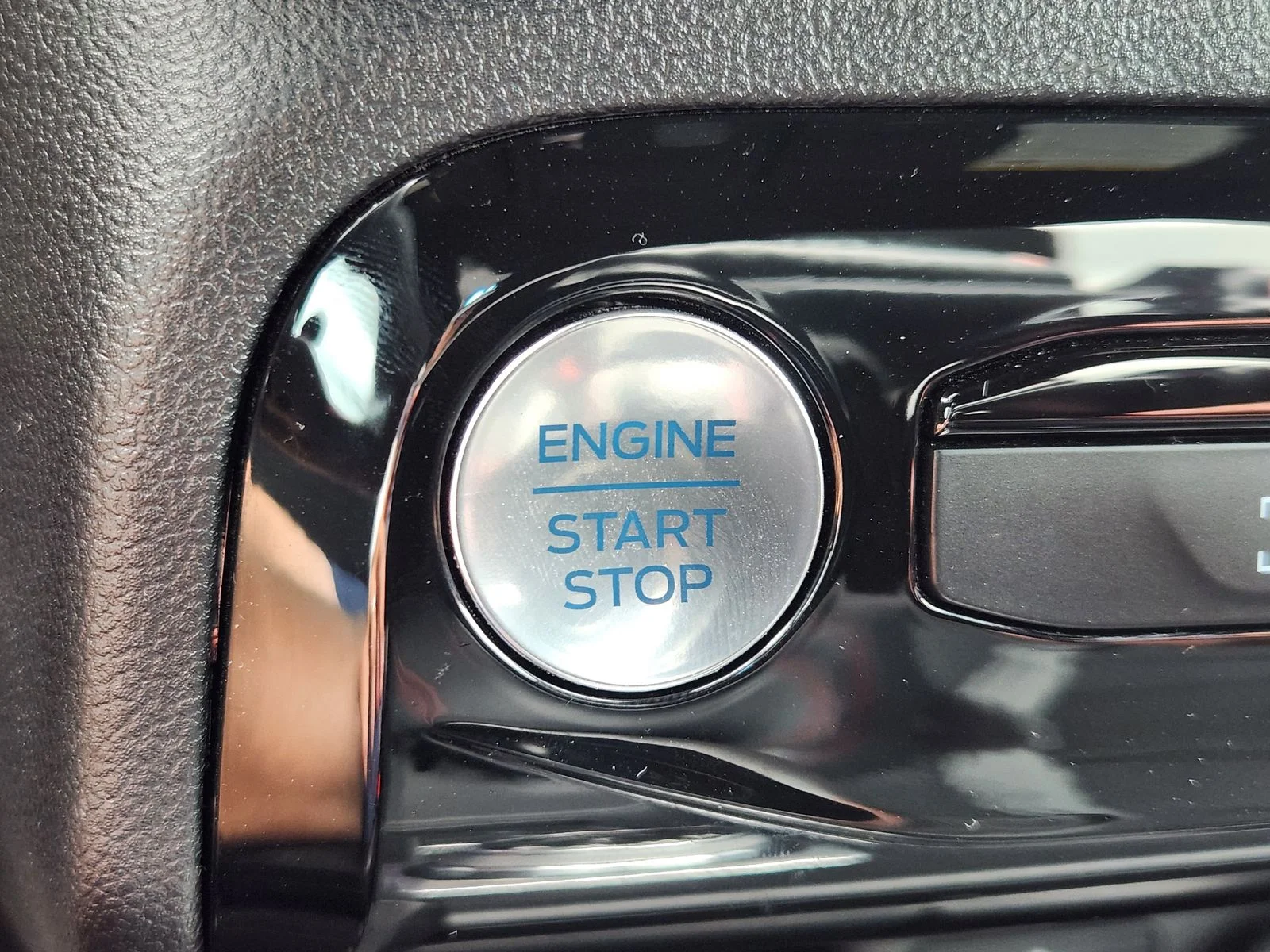 Used 2024 Gray Ford ST-Line image 20
