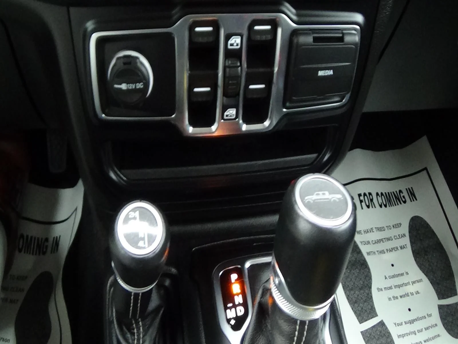 Used 2022 Black Clear Coat (px8) Jeep Overland image 29