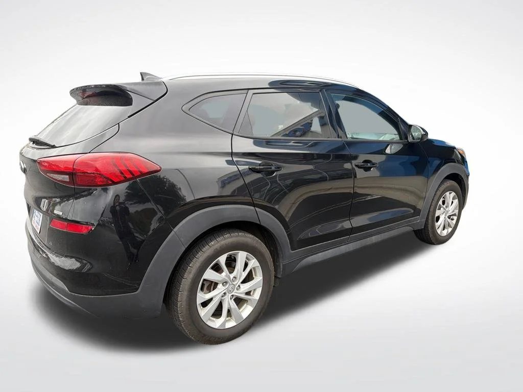 Used 2019 Black Noir Pearl Hyundai Value image 5