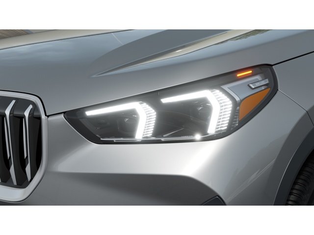 New 2027 Space Silver Metallic BMW  image 6