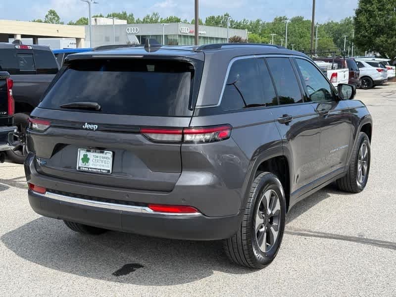 Used 2024 Baltic Gray Metallic Clearcoat Jeep  image 3